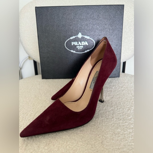 Red suede Prada heels - Picture 2 of 6